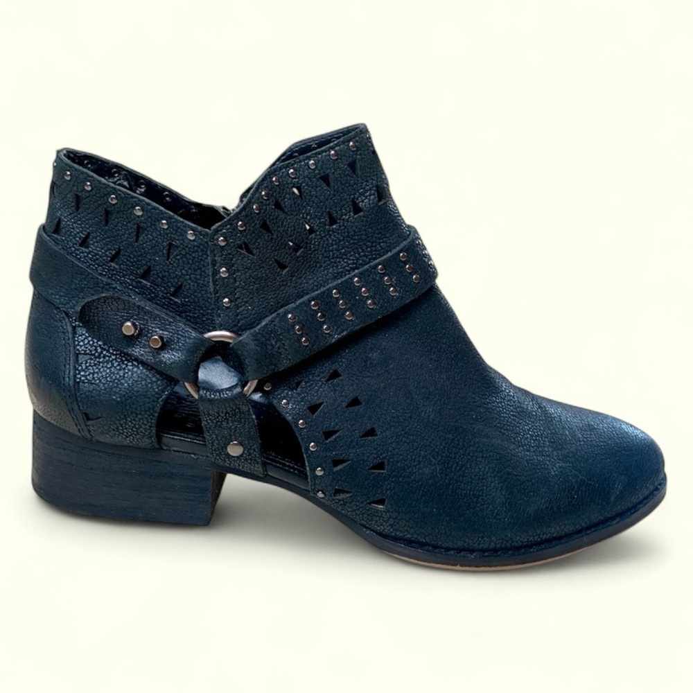 Vince Camuto Calley Elegant Black Ankle Boots - Picture 2 of 13